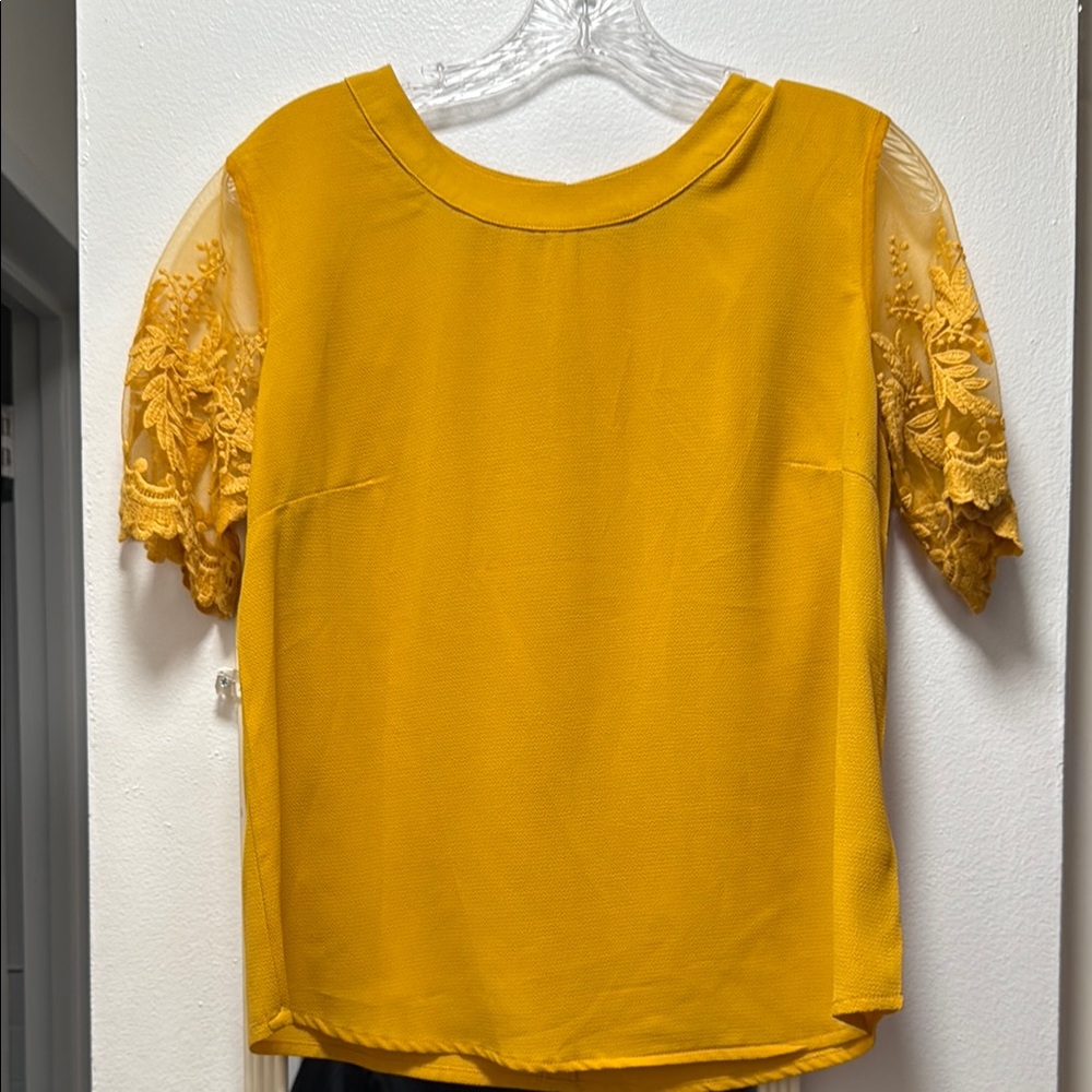 Lulu's Yellow Boxy Short Sleeve Blouse